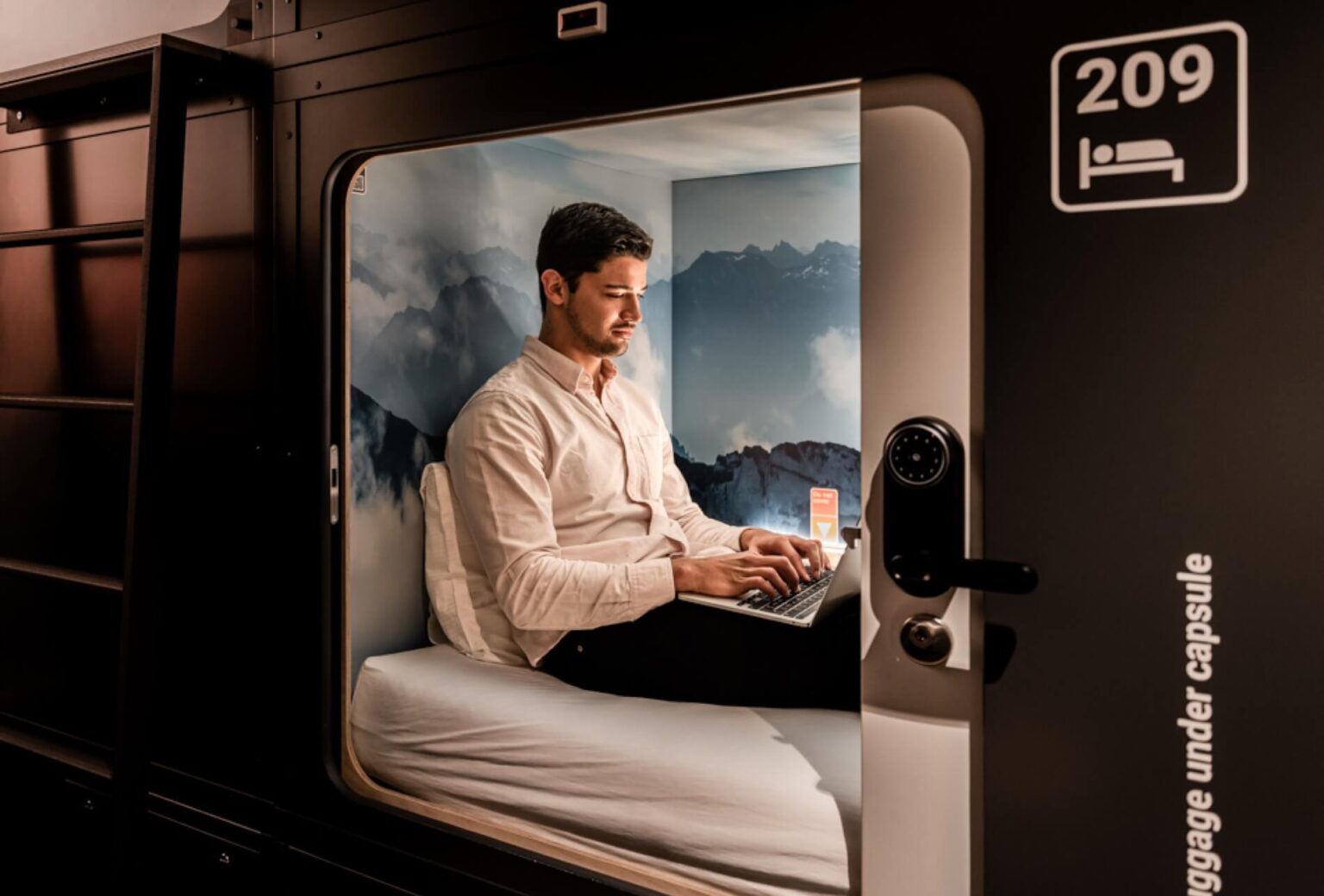 capsule hotel alpine garden zurich airport